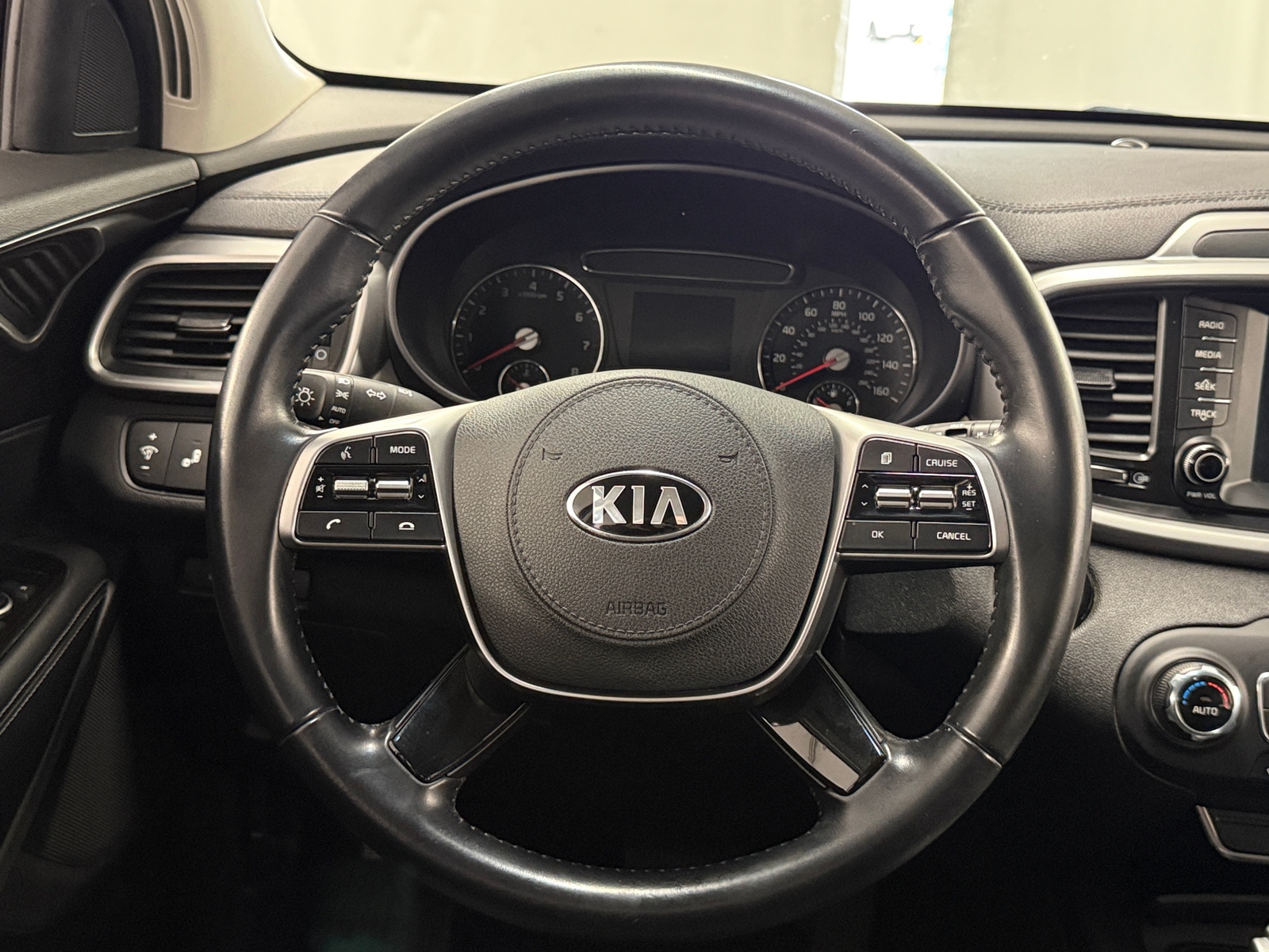 Thumbnail: 2020 Kia Sorento - 5