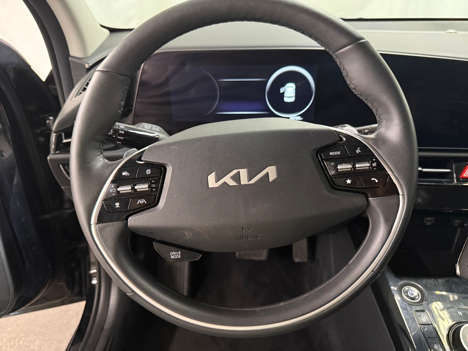 Thumbnail: 2023 Kia Niro - 5