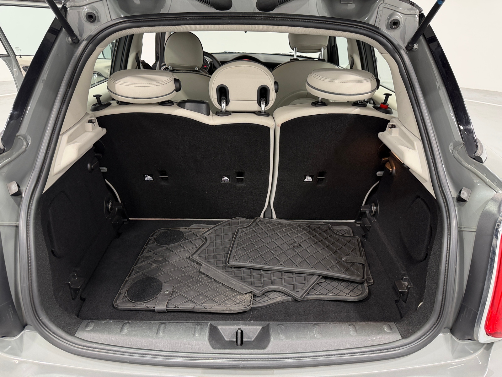 Thumbnail: 2015 MINI Cooper Hardtop - 6