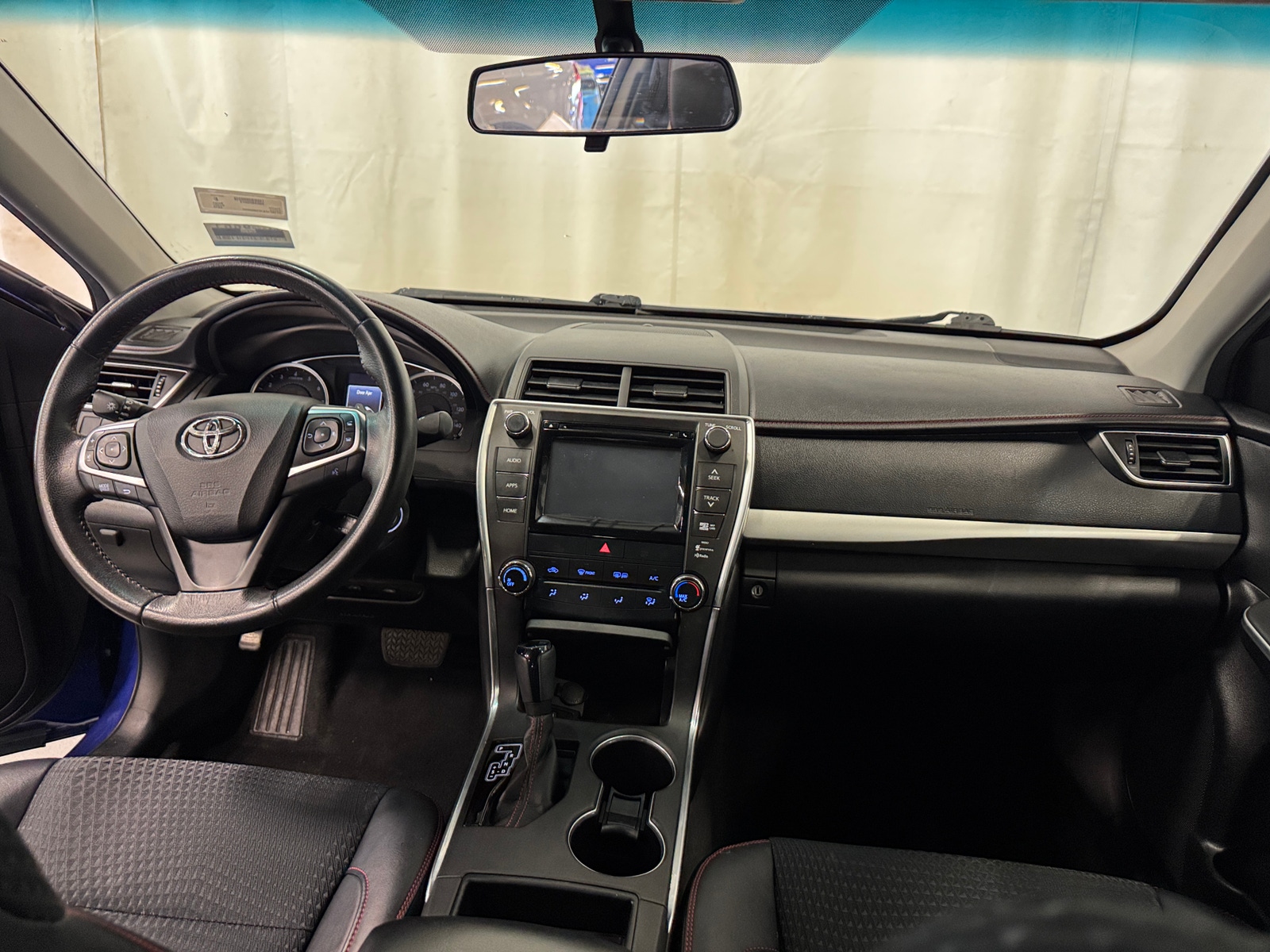 Thumbnail: 2015 Toyota Camry - 3