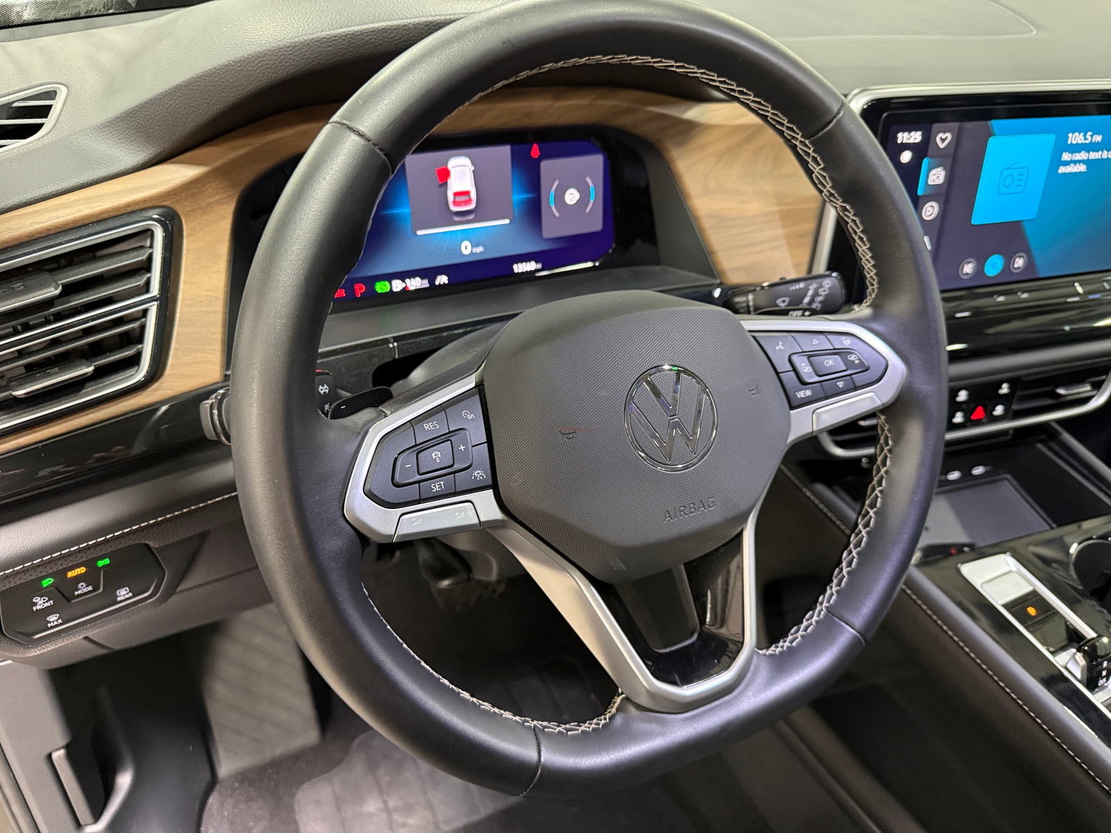 Thumbnail: 2025 Volkswagen Atlas - 4