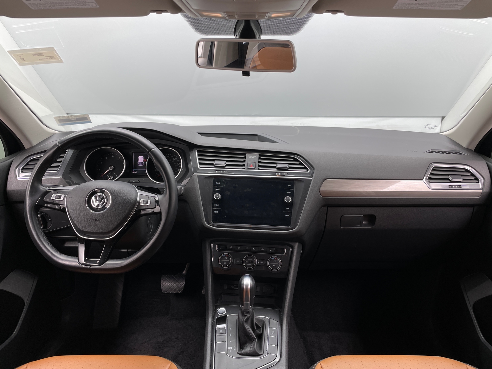 Thumbnail: 2019 Volkswagen Tiguan - 2