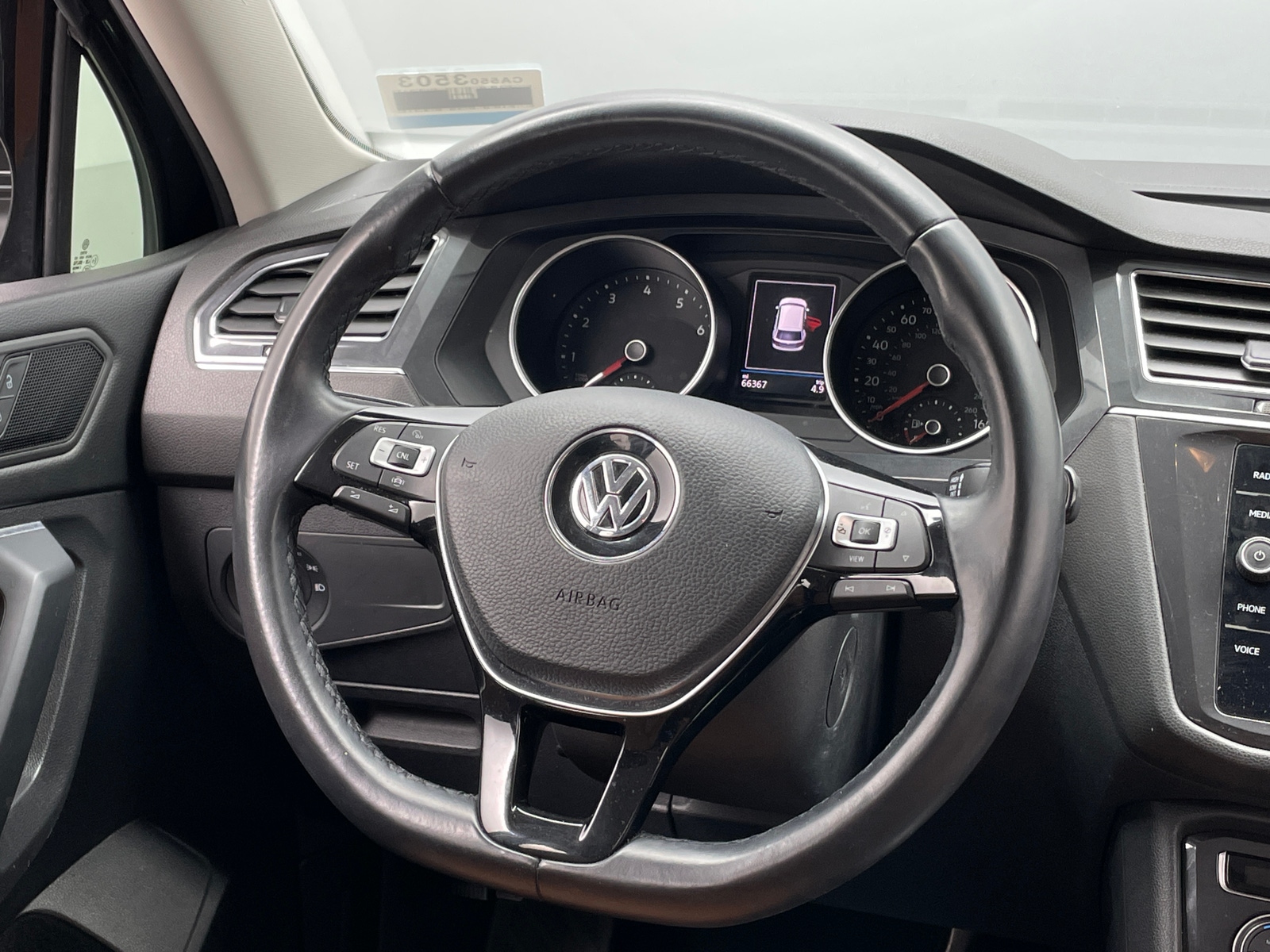 Thumbnail: 2019 Volkswagen Tiguan - 4