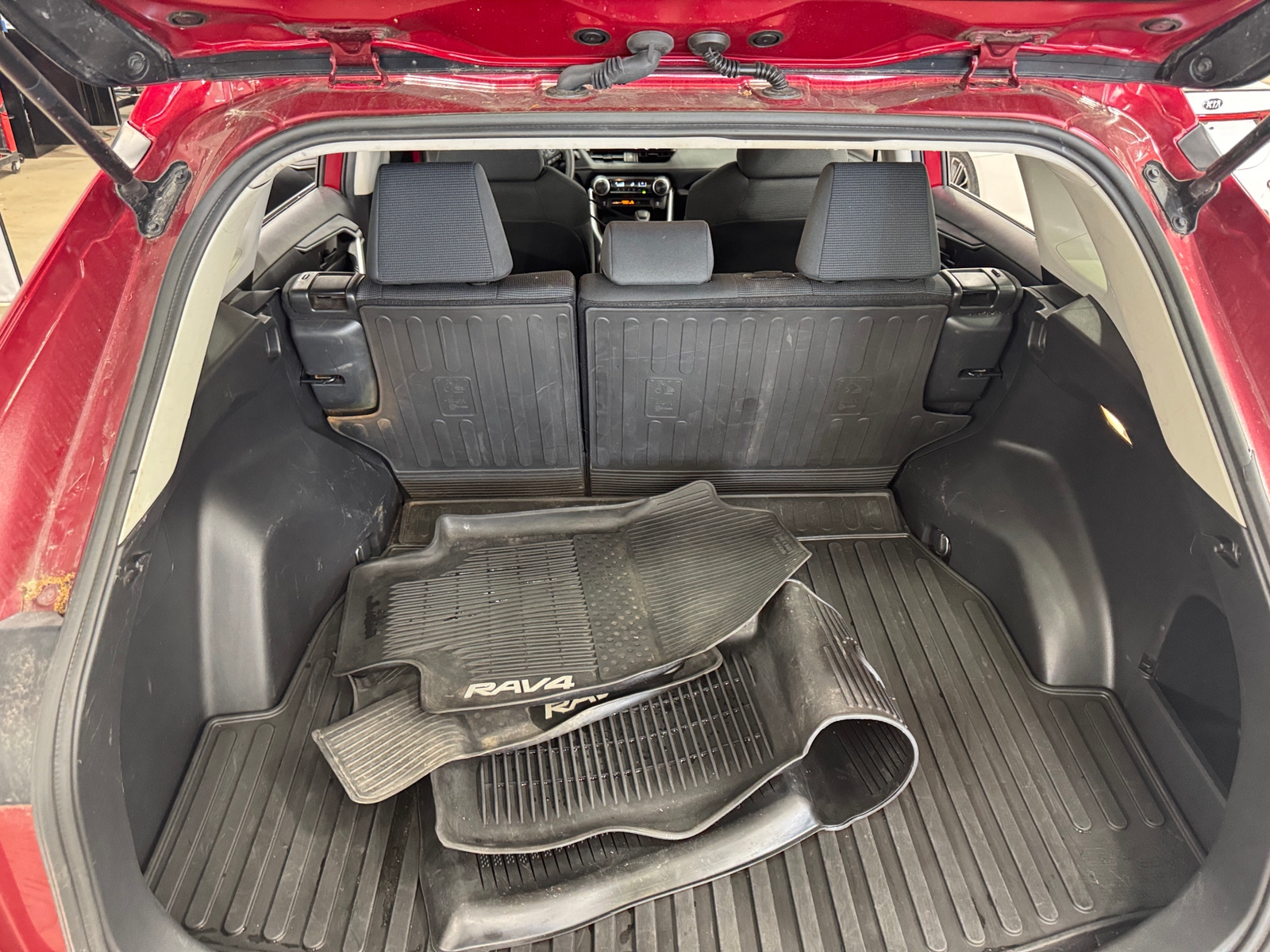 Thumbnail: 2019 Toyota RAV4 - 7