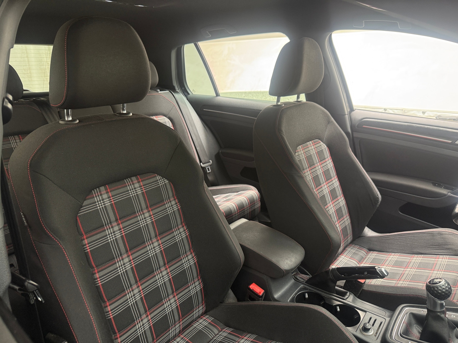 Thumbnail: 2016 Volkswagen Golf - 2