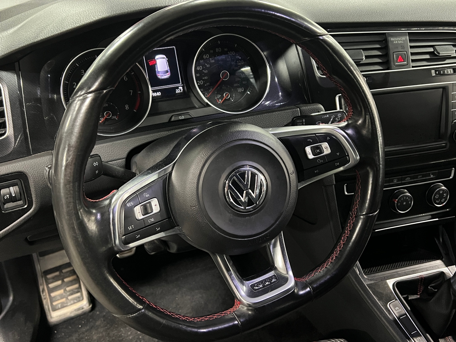 Thumbnail: 2016 Volkswagen Golf - 5