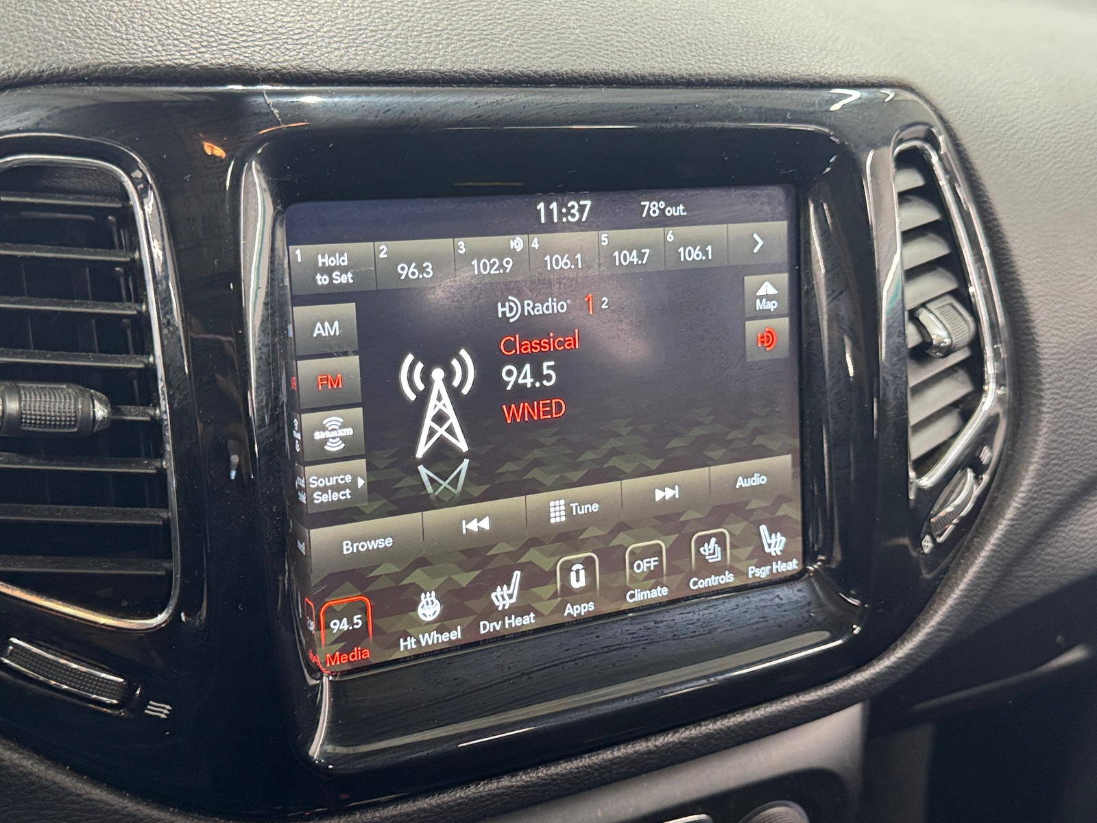 Thumbnail: 2019 Jeep Compass - 3