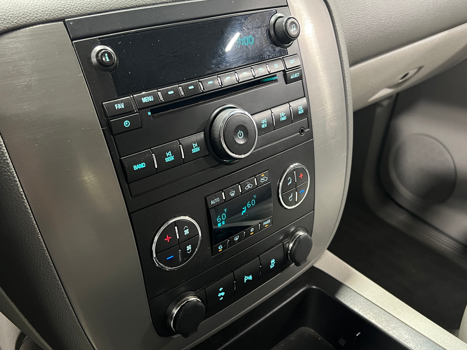 Thumbnail: 2012 Chevrolet Avalanche 1500 - 3