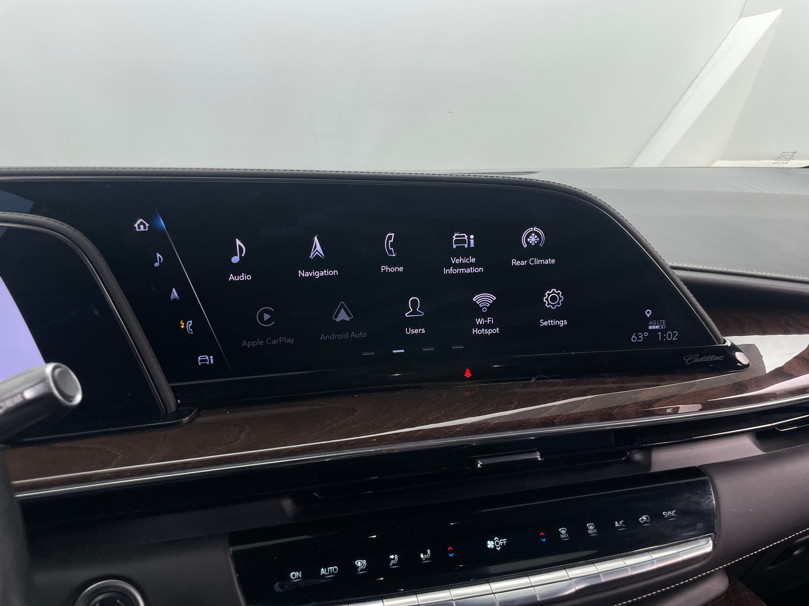 Thumbnail: 2022 Cadillac Escalade - 3