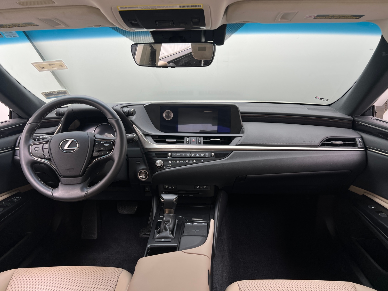 Thumbnail: 2021 Lexus ES - 2