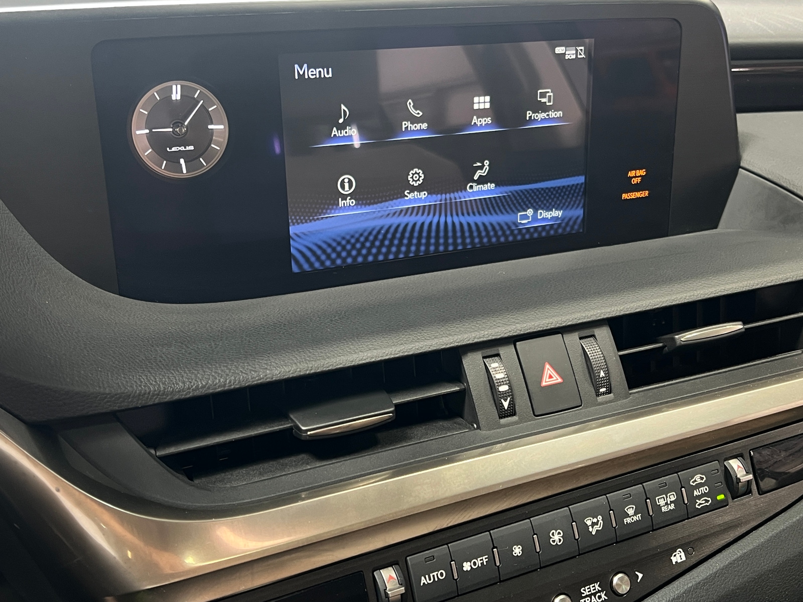 Thumbnail: 2021 Lexus ES - 3