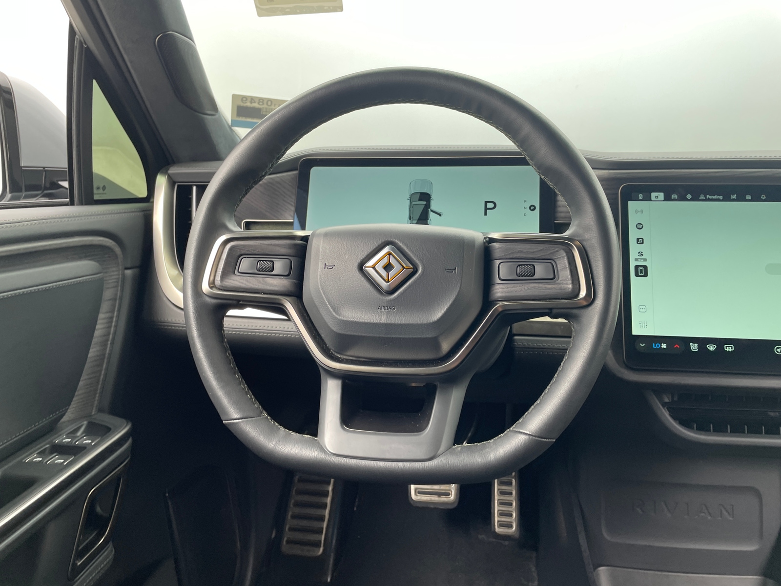 Thumbnail: 2023 Rivian R1S - 4