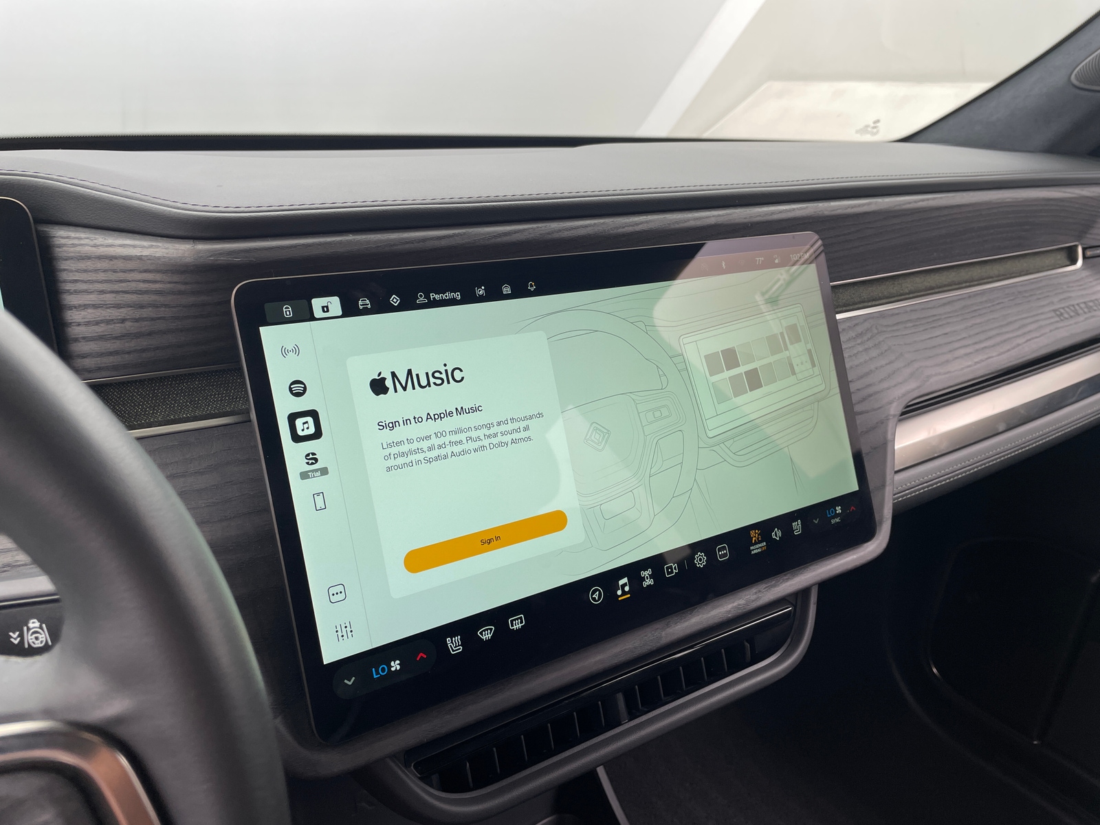 Thumbnail: 2023 Rivian R1S - 3
