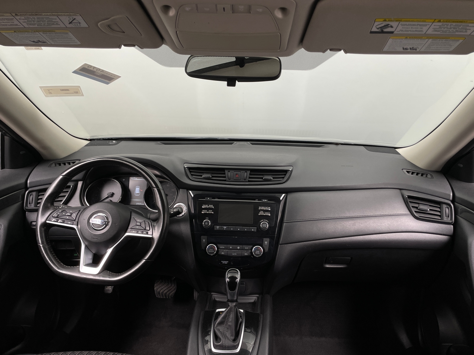 Thumbnail: 2017 Nissan Rogue - 3