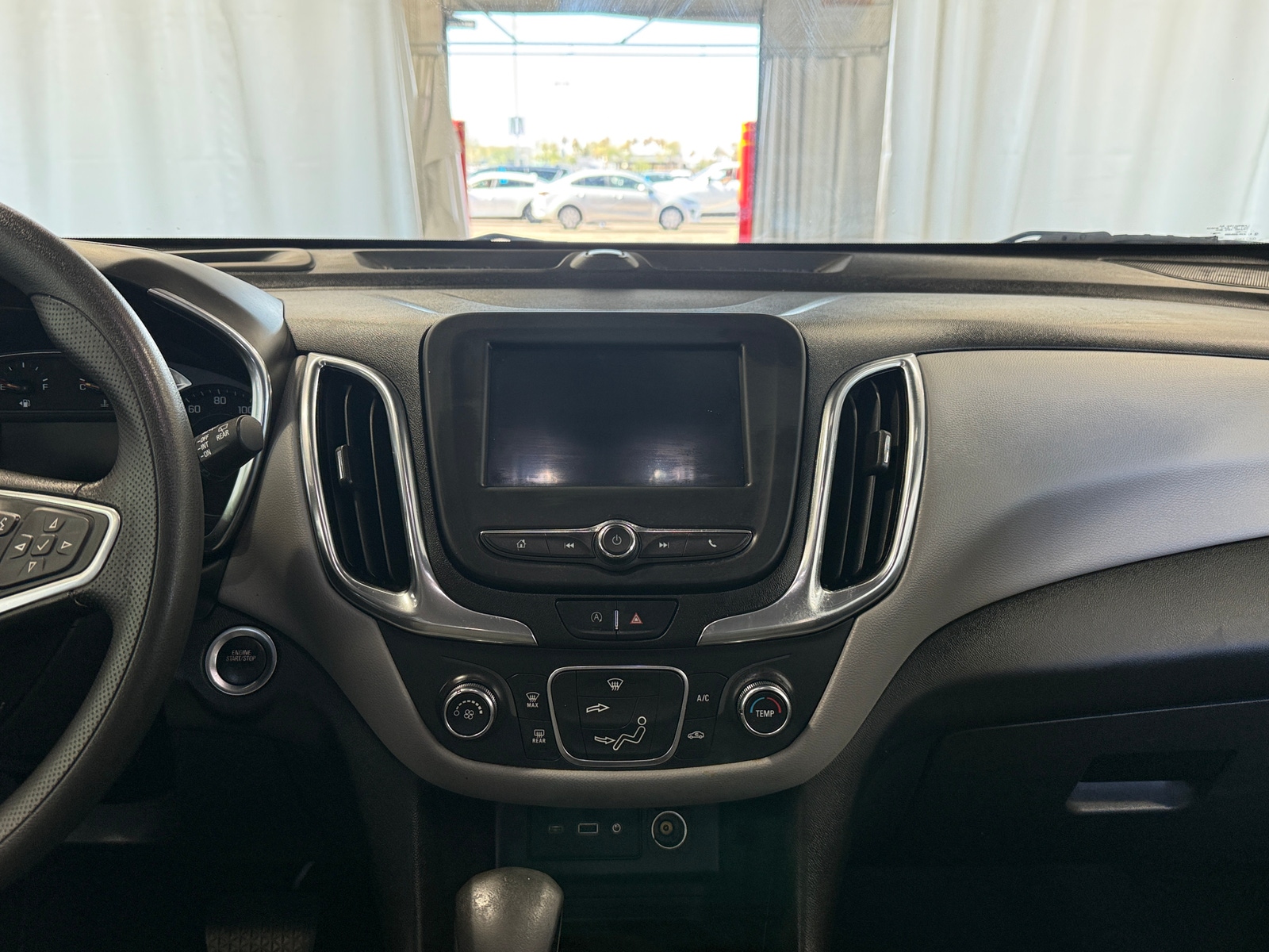 Thumbnail: 2022 Chevrolet Equinox - 4