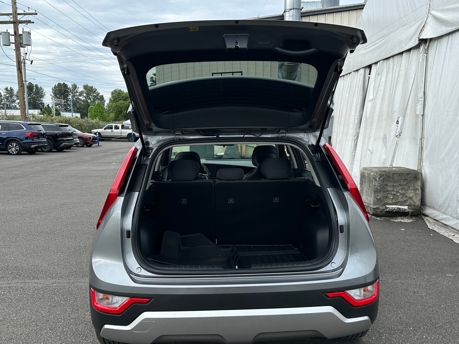 Thumbnail: 2024 Kia Niro - 7
