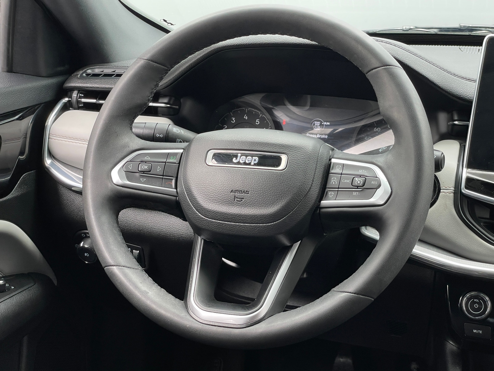 Thumbnail: 2023 Jeep Compass - 4
