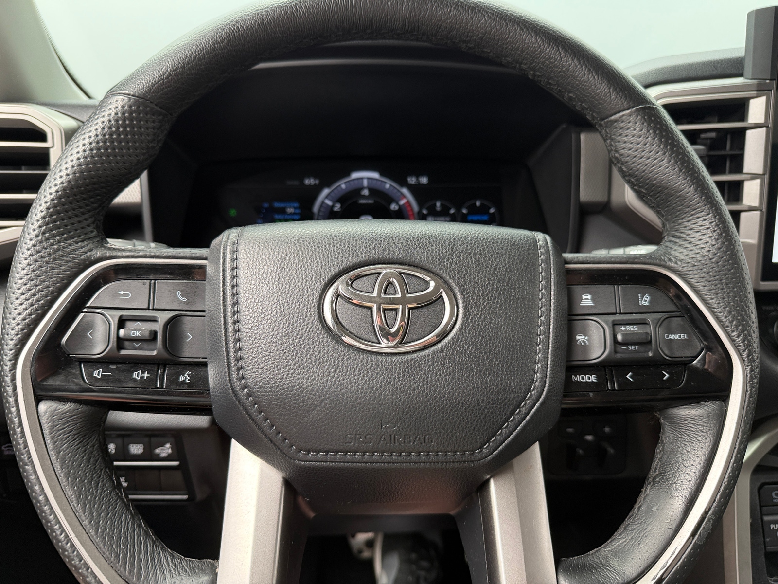 Thumbnail: 2023 Toyota Sequoia - 4