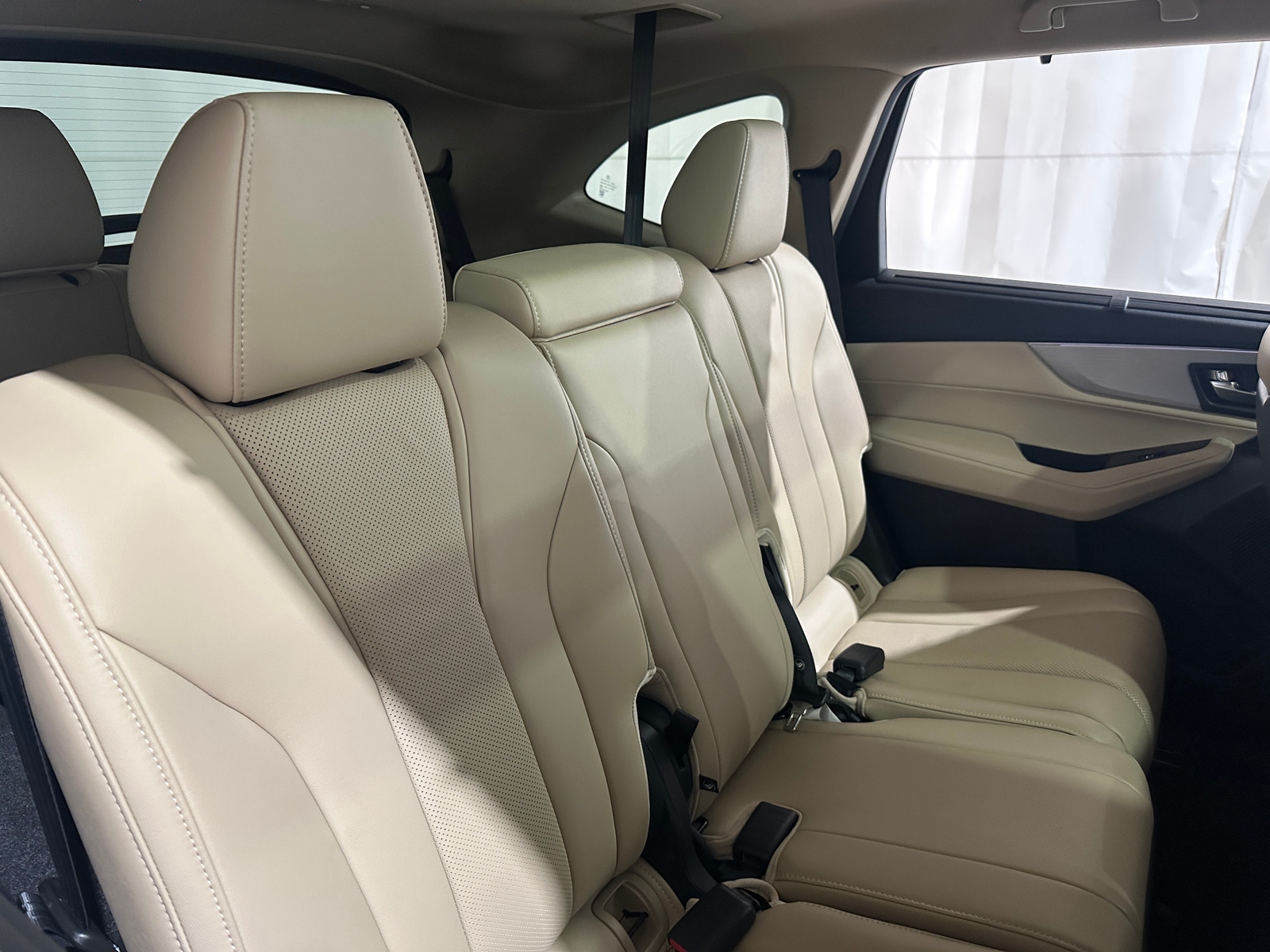 Thumbnail: 2022 Acura MDX - 5