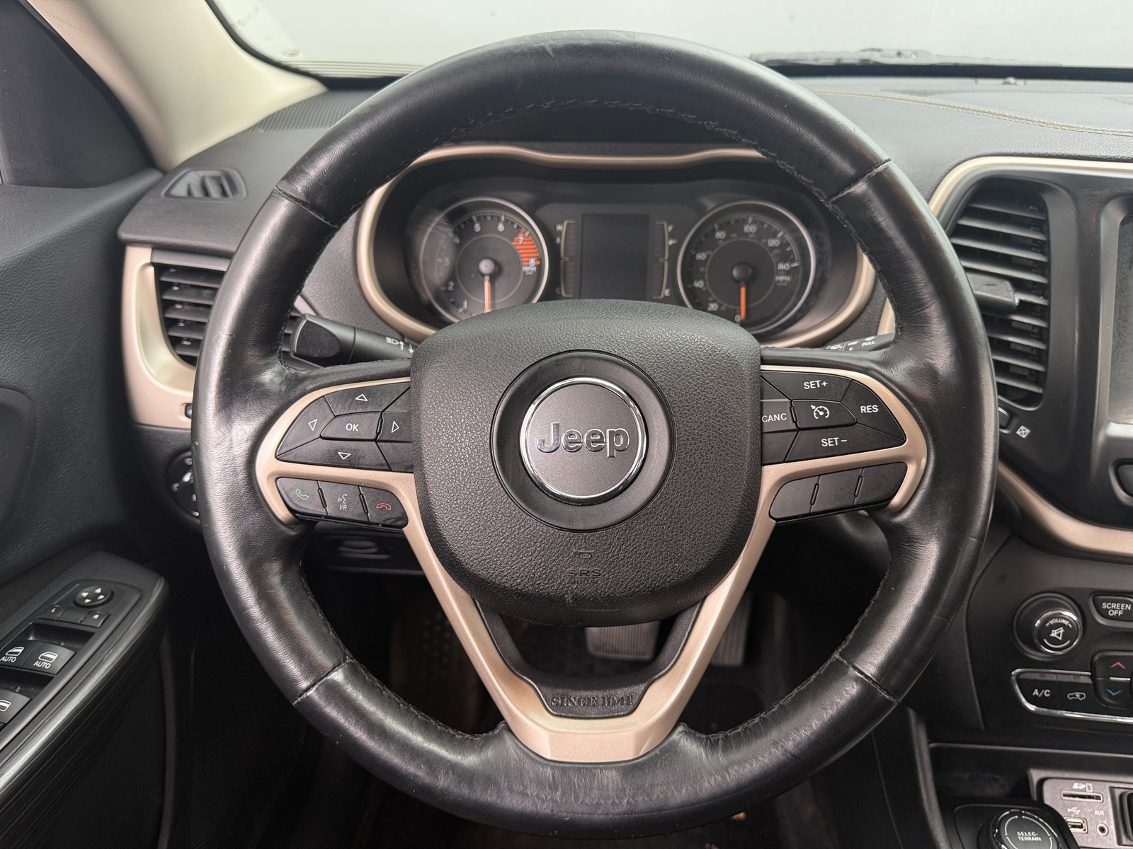 Thumbnail: 2016 Jeep Cherokee - 5