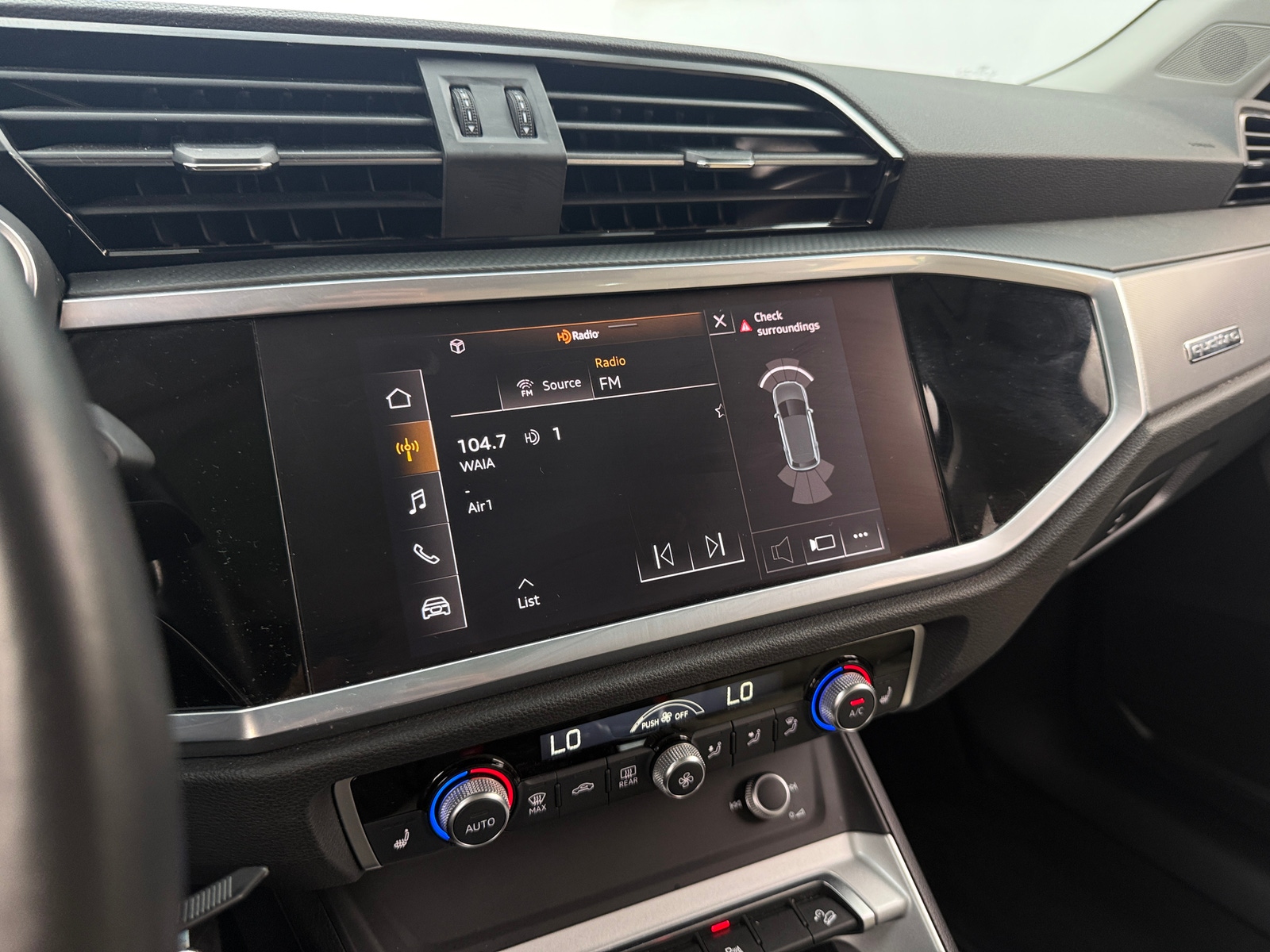 Thumbnail: 2022 Audi Q3 - 3