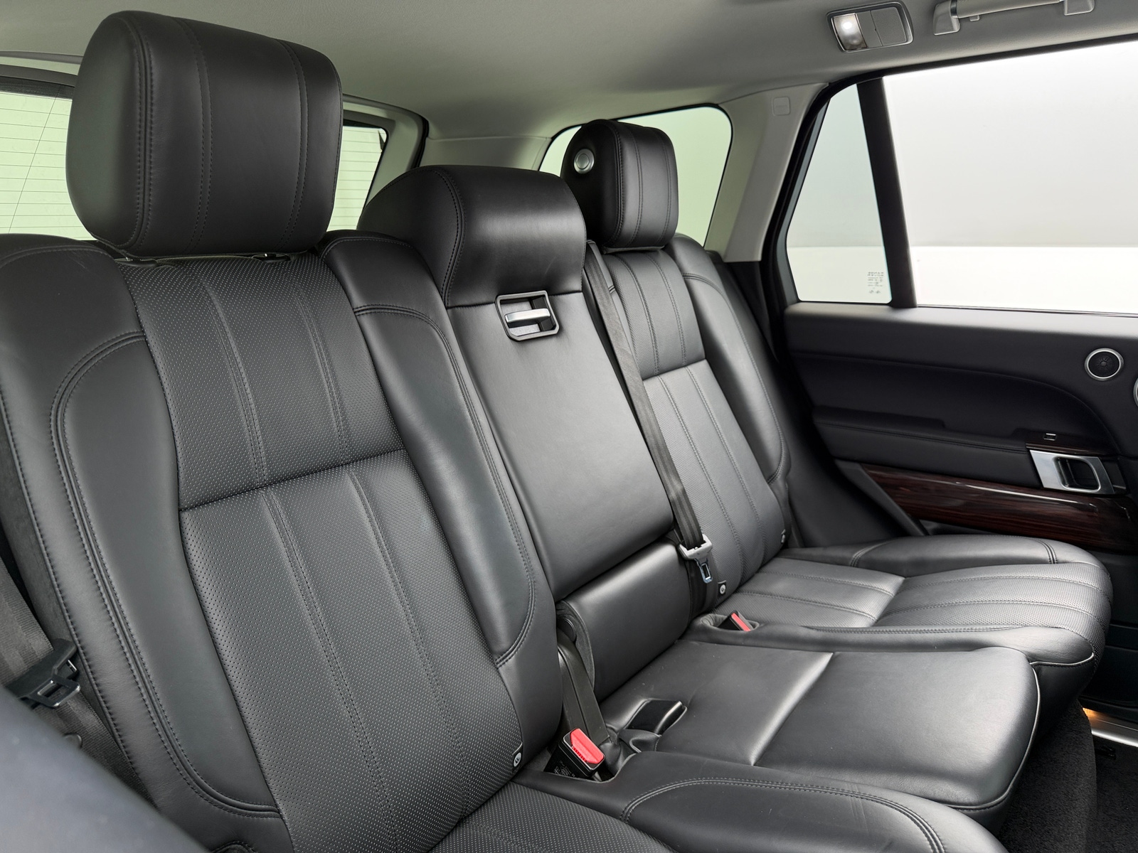 Thumbnail: 2015 Land Rover Range Rover - 5