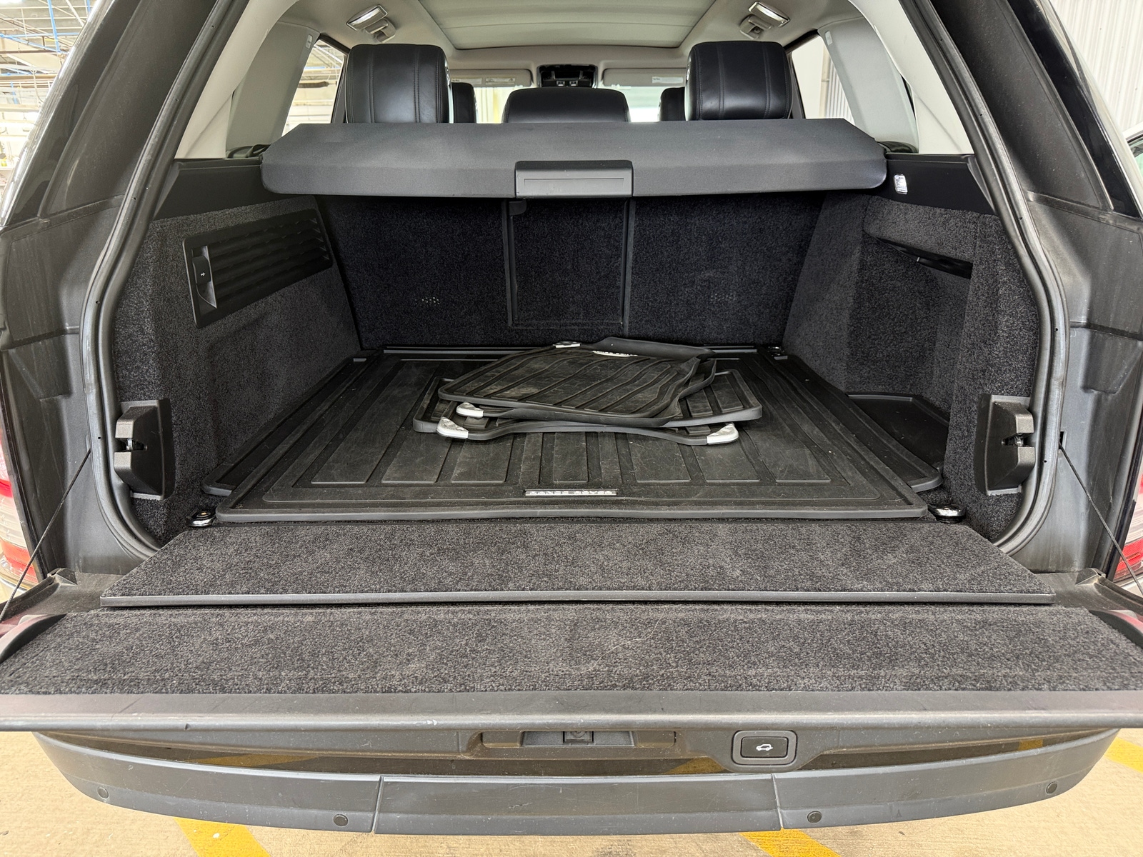 Thumbnail: 2015 Land Rover Range Rover - 6