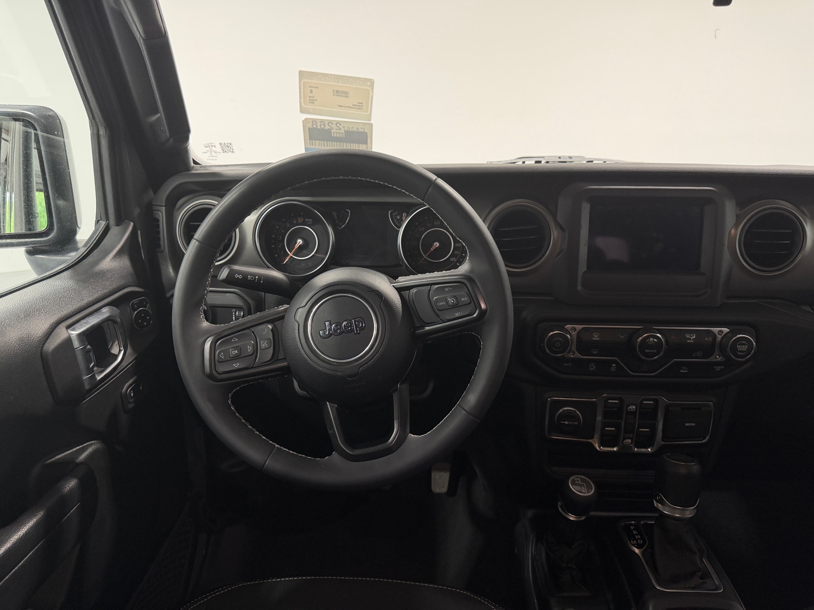 Thumbnail: 2023 Jeep Gladiator - 5