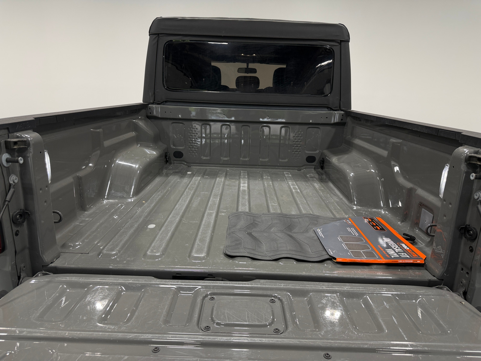 Thumbnail: 2023 Jeep Gladiator - 7