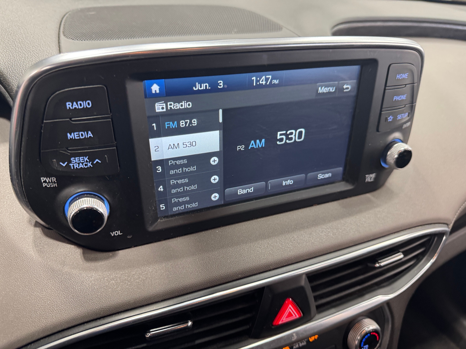 Thumbnail: 2020 Hyundai Santa Fe - 4