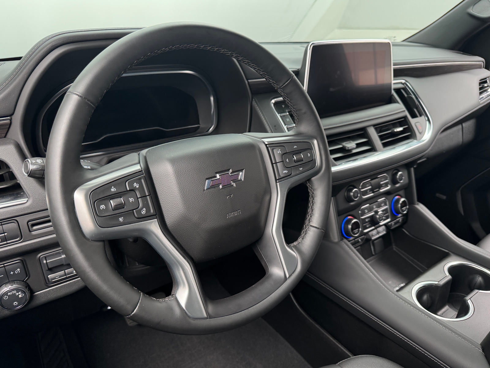 Thumbnail: 2024 Chevrolet Suburban - 4