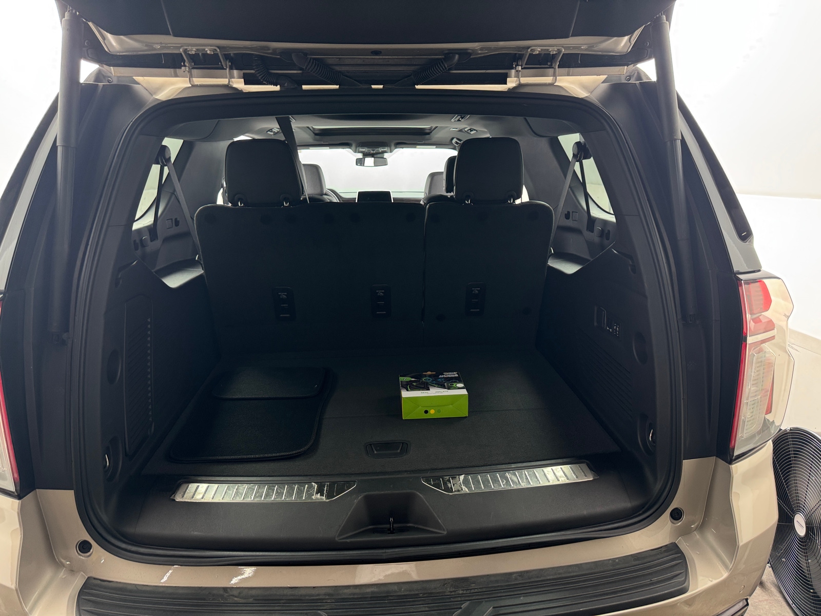 Thumbnail: 2024 Chevrolet Suburban - 6