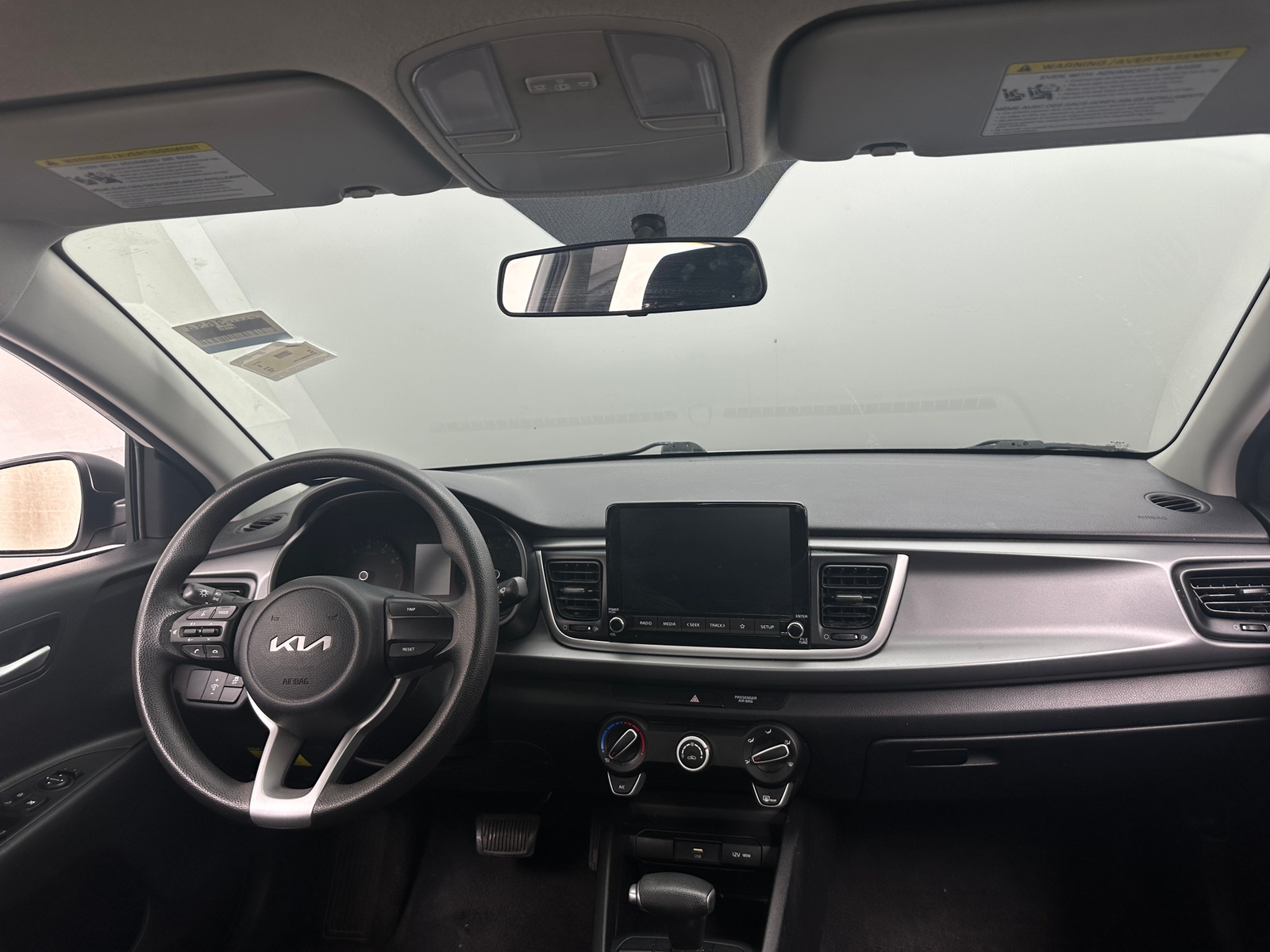 Thumbnail: 2022 Kia Rio - 3