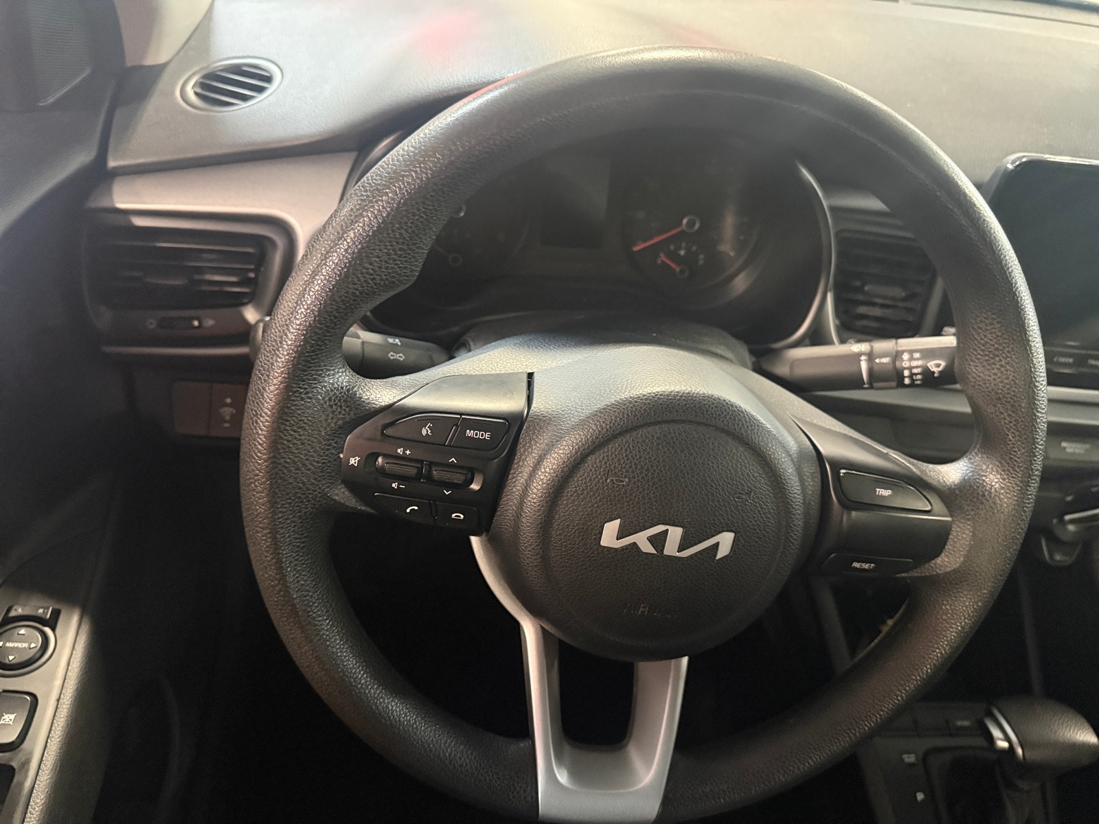 Thumbnail: 2022 Kia Rio - 5