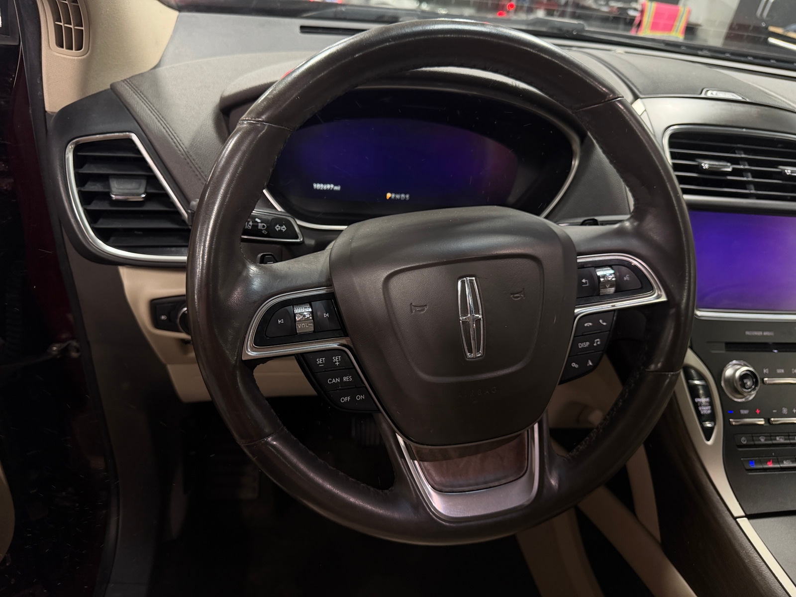 Thumbnail: 2019 Lincoln Nautilus - 4