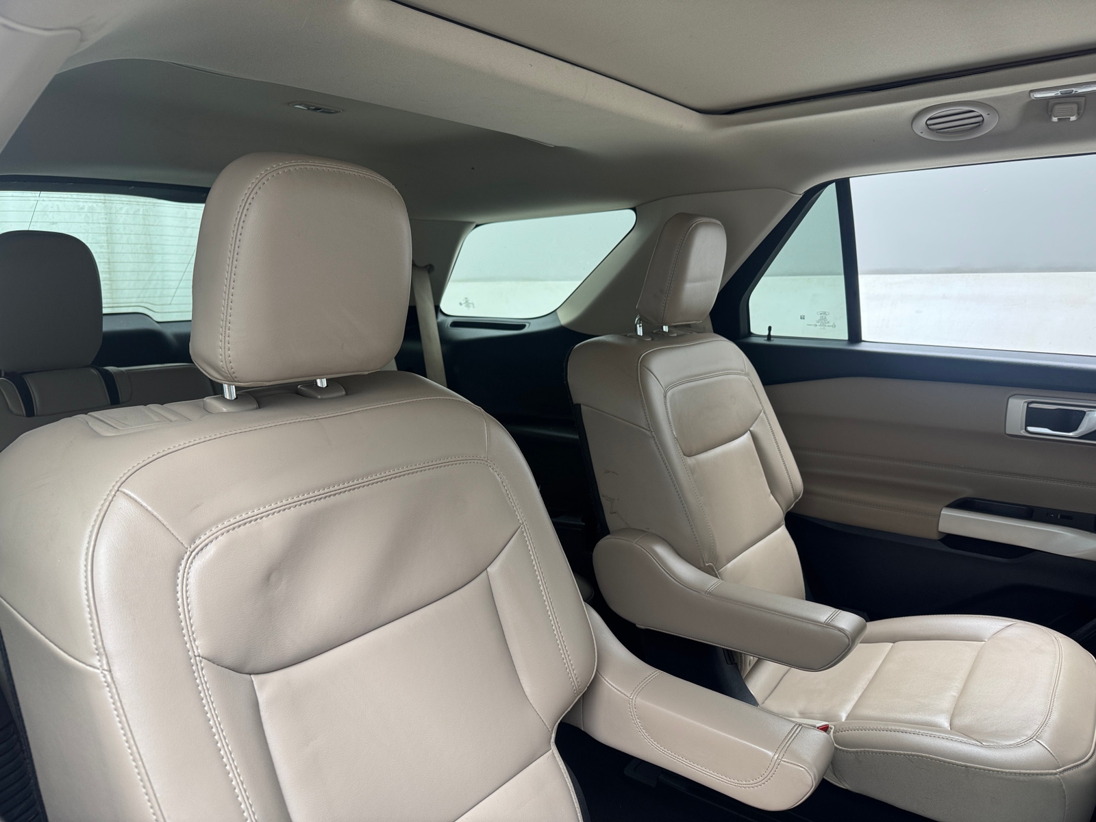 Thumbnail: 2022 Ford Explorer - 6
