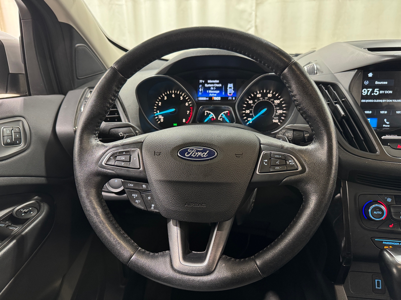 Thumbnail: 2017 Ford Escape - 4