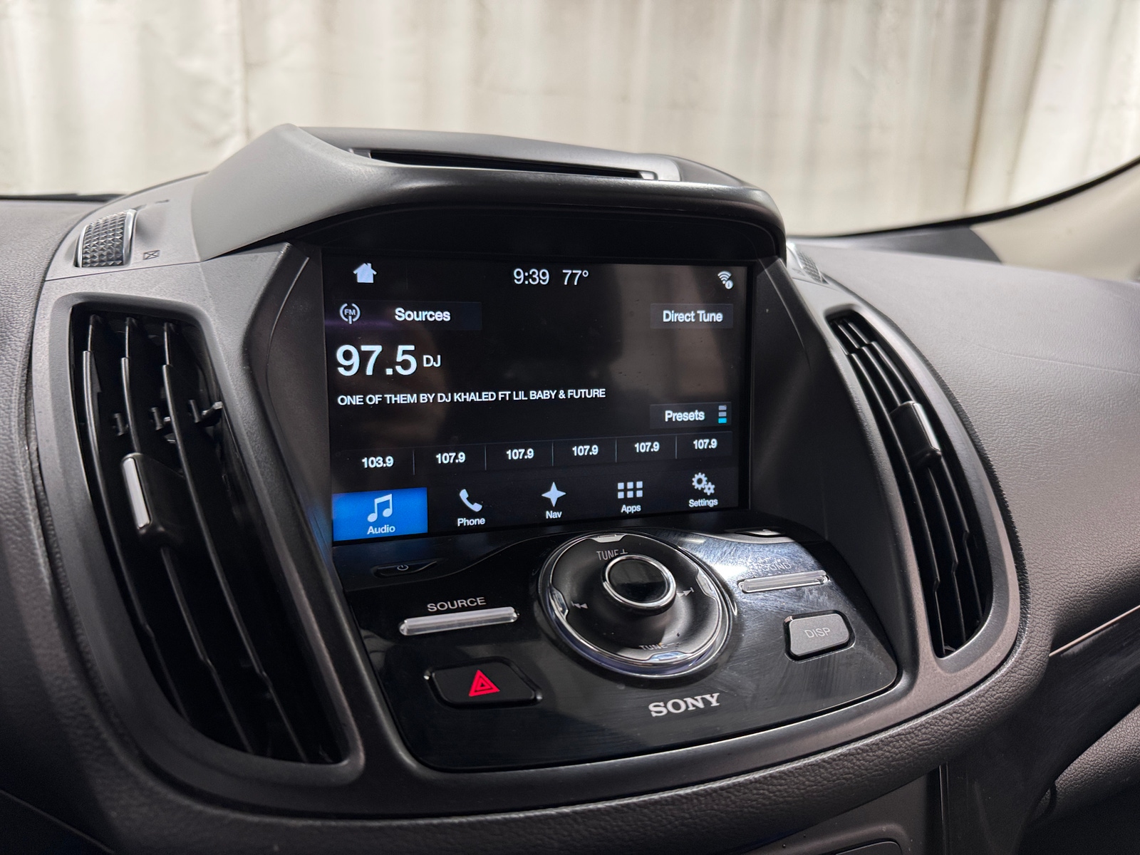 Thumbnail: 2017 Ford Escape - 3