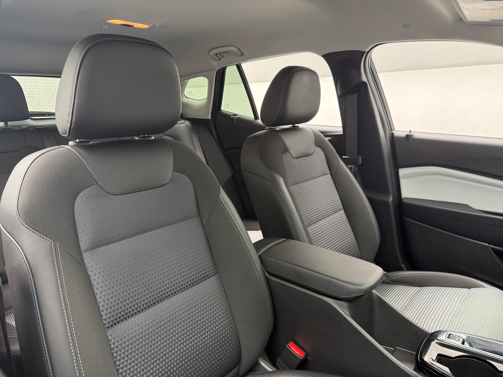 Thumbnail: 2025 Chevrolet Trax - 2
