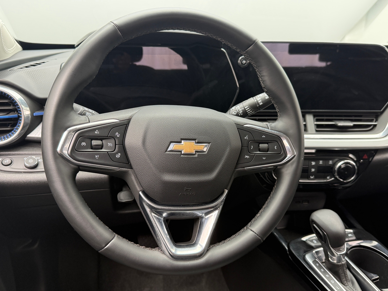 Thumbnail: 2025 Chevrolet Trax - 5