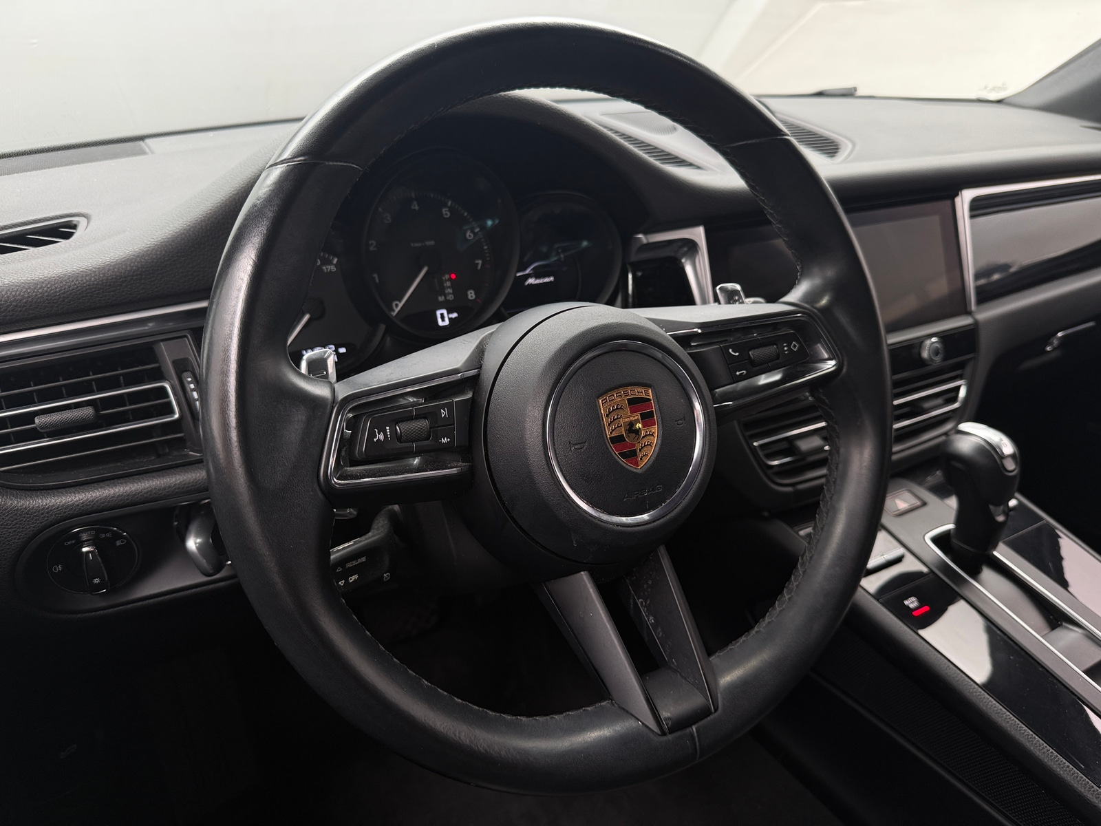 Thumbnail: 2022 Porsche Macan - 4