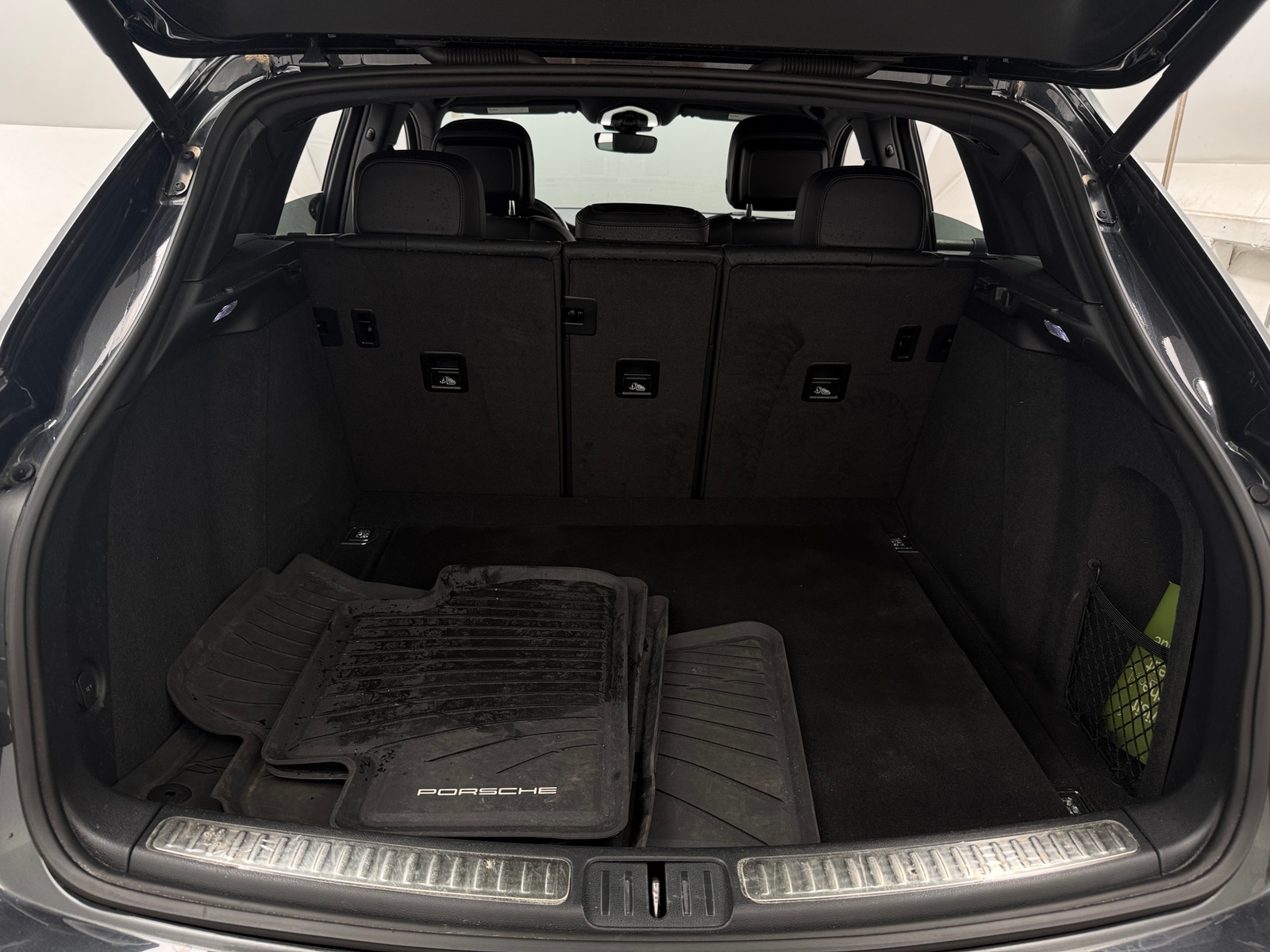 Thumbnail: 2022 Porsche Macan - 6