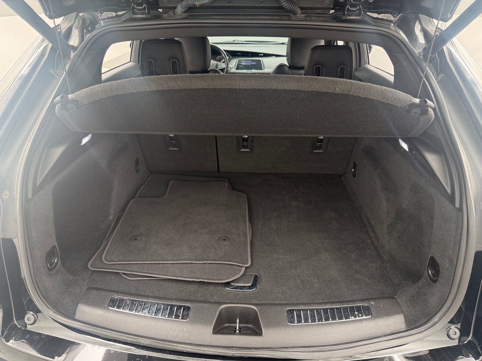 Thumbnail: 2019 Cadillac XT4 - 6