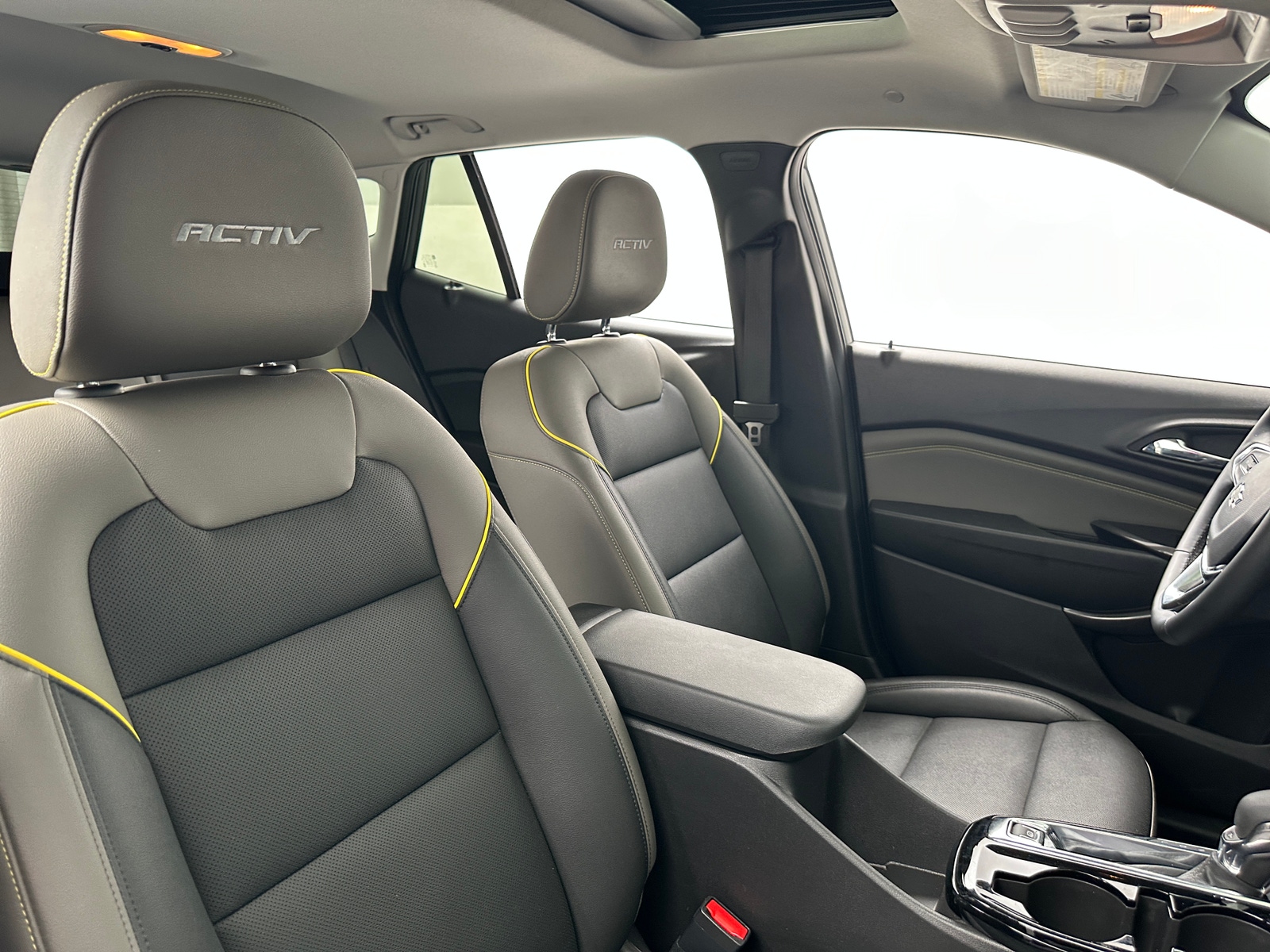 Thumbnail: 2026 Chevrolet Trax - 2
