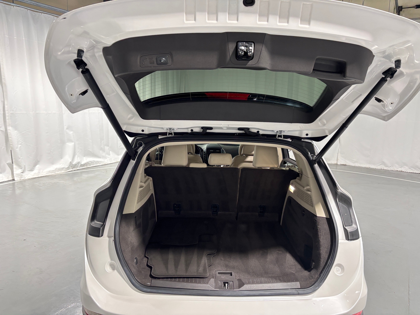 Thumbnail: 2019 Lincoln MKC - 6