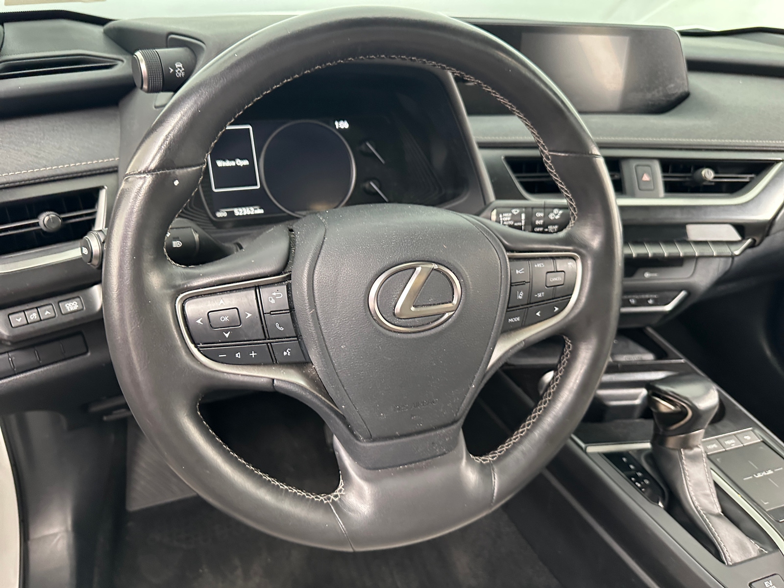 Thumbnail: 2020 Lexus UX - 4