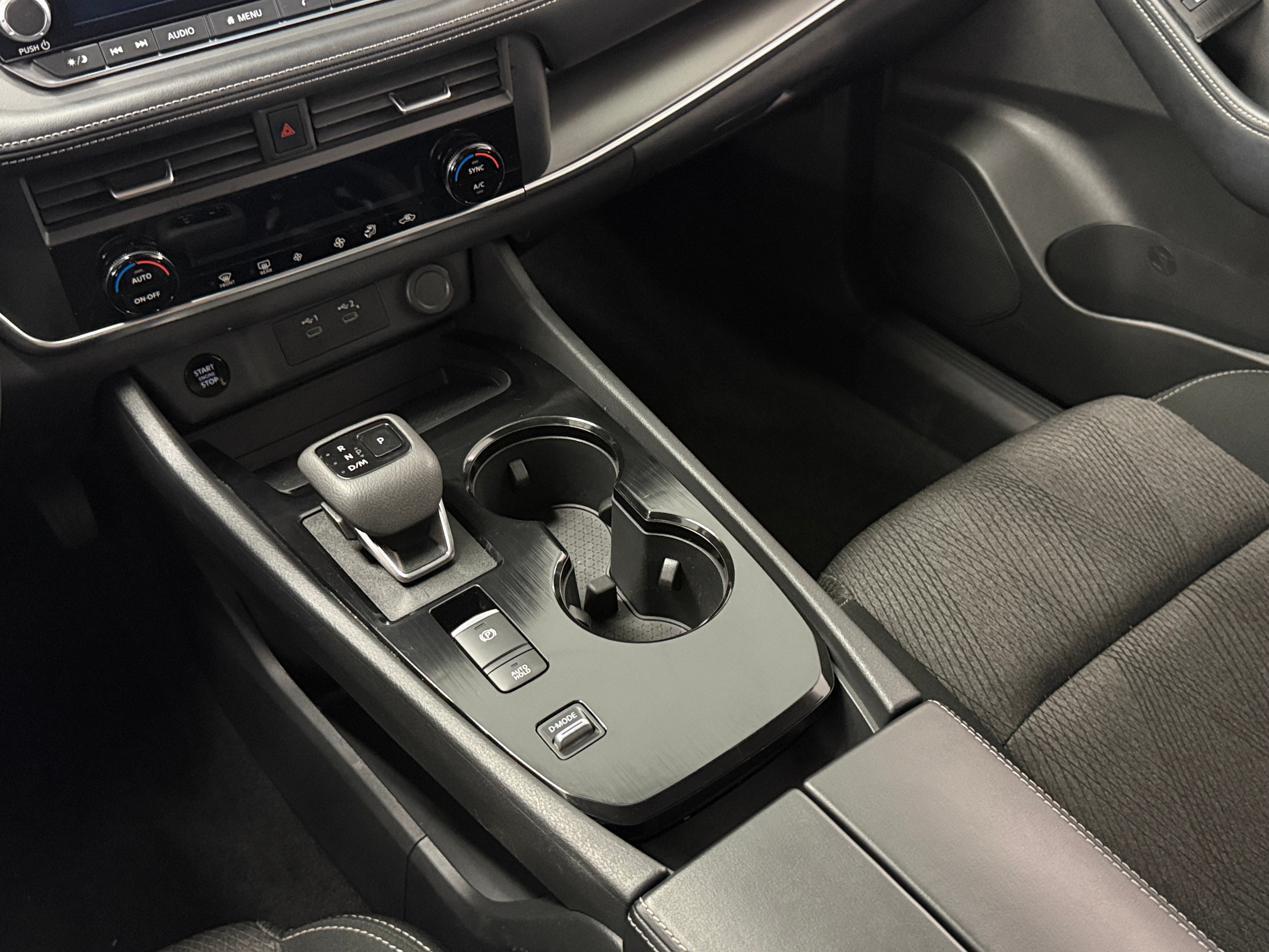 2025 Nissan Rogue SV - Photo 5