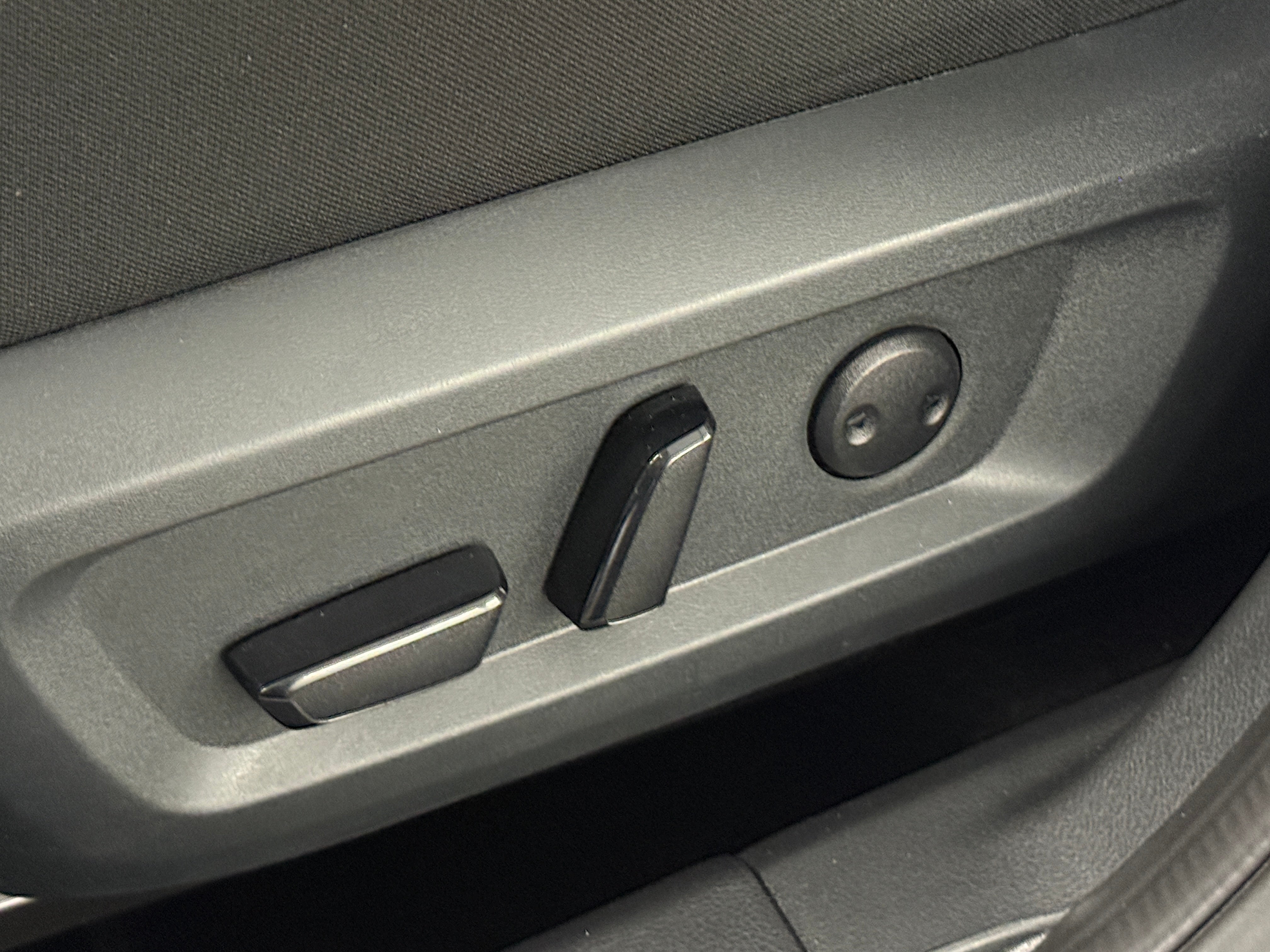 2025 Nissan Rogue SV - Photo 10