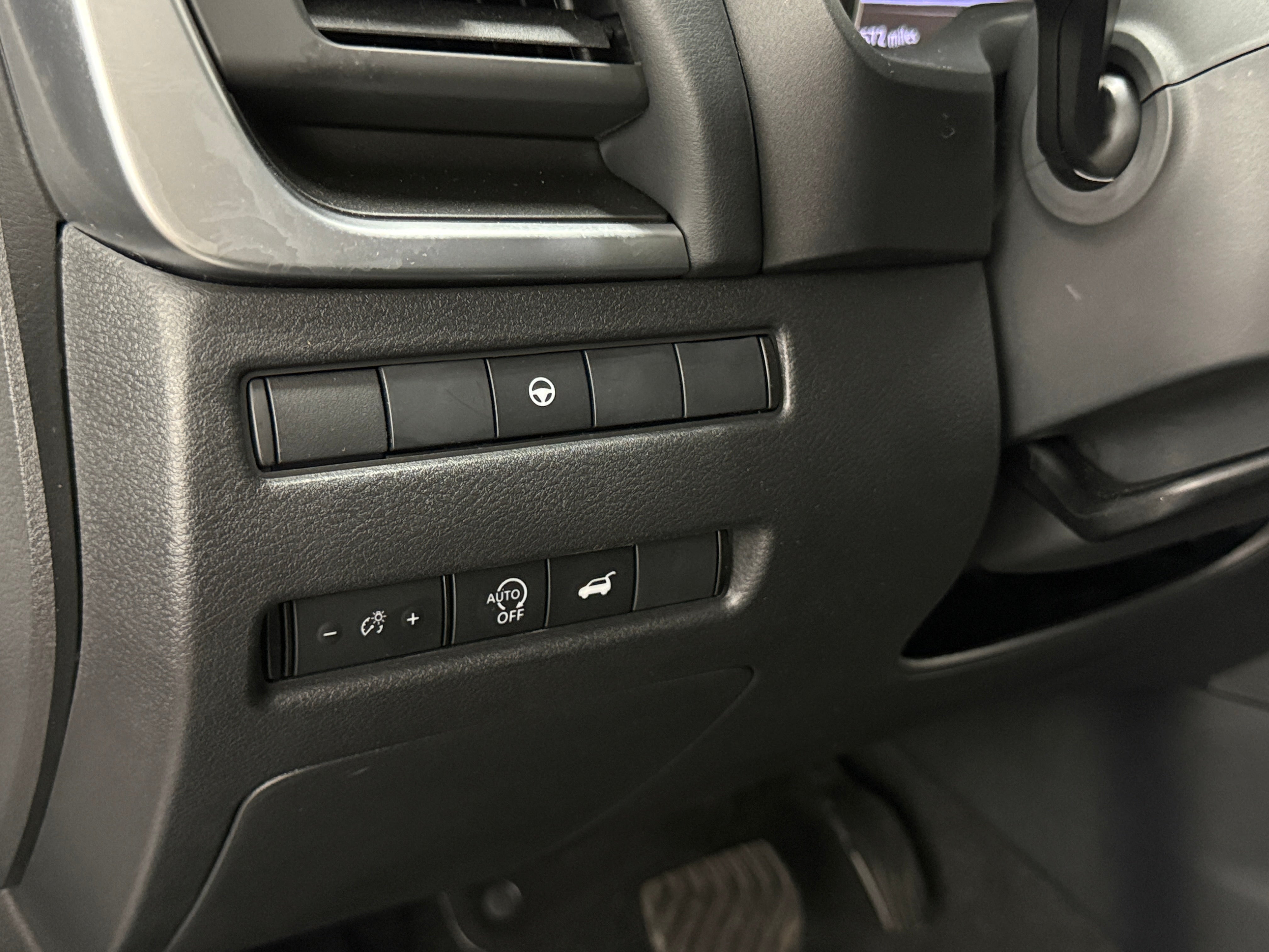 2025 Nissan Rogue SV - Photo 11