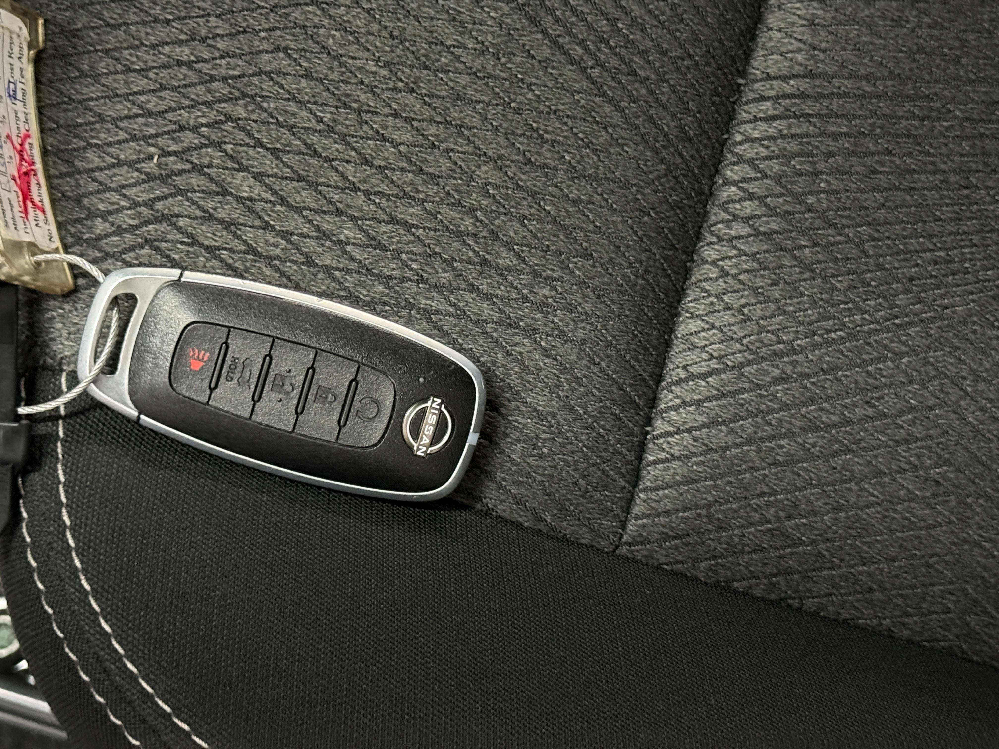 2025 Nissan Rogue SV - Photo 12